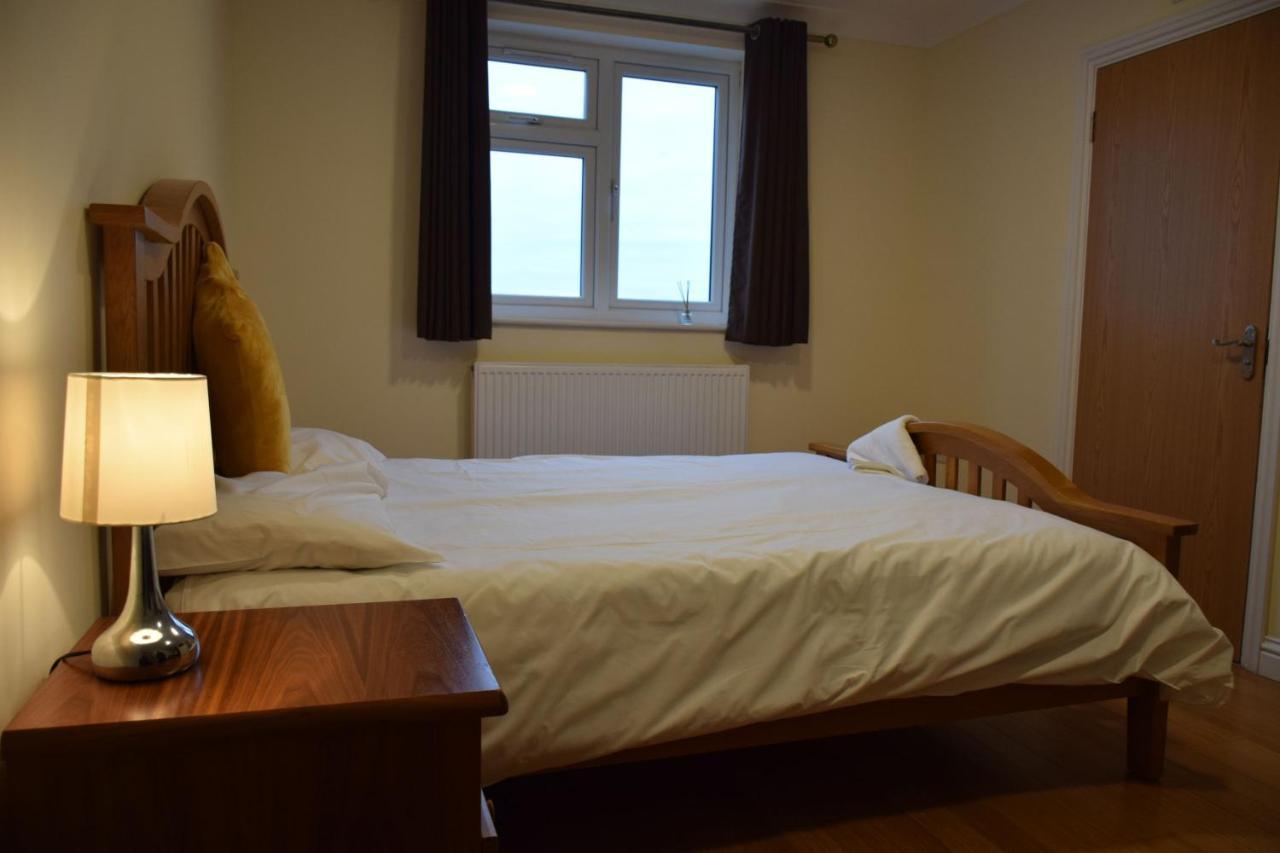 เดอะ เบลล์ แอนด์ บอตเทิล Bed & Breakfast เมเดนเฮด ภายนอก รูปภาพ
